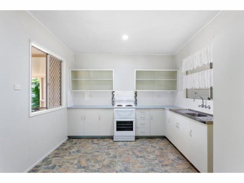12 Churchill Street, Park Avenue QLD 4701